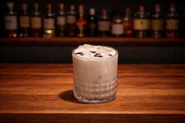 Mix of vodka, coffee liqueur and cream.